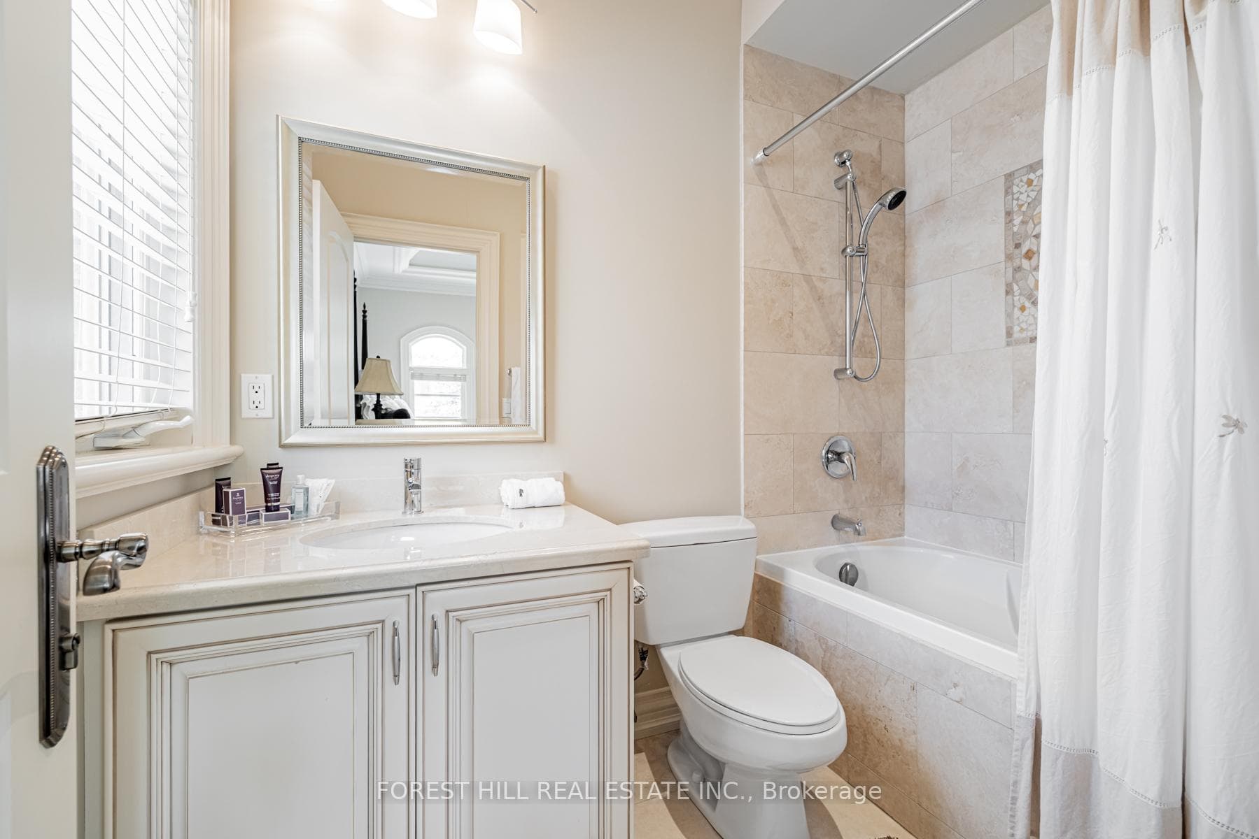 253 Dunview Avenue photo 26