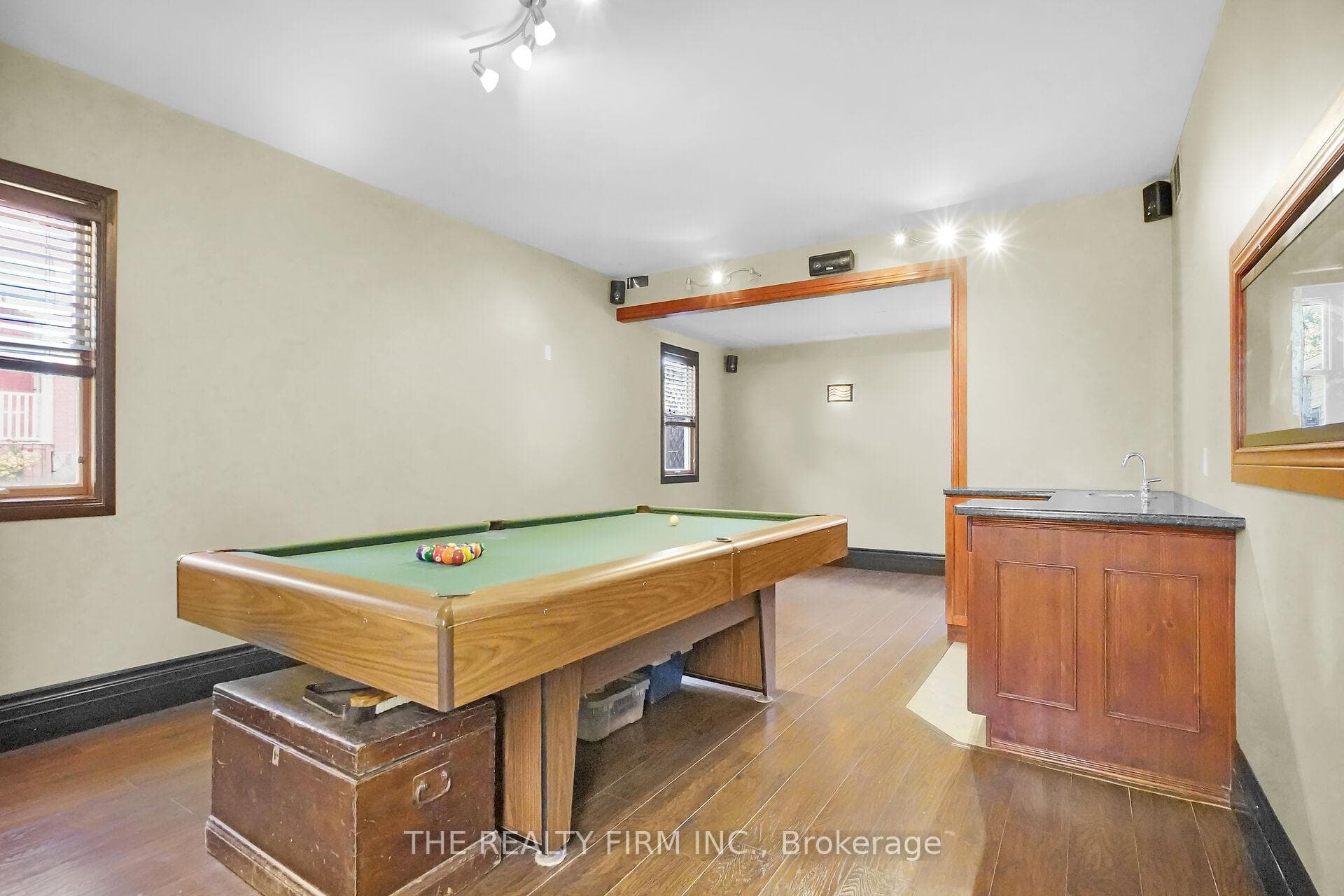 72 Commissioner Street photo 15