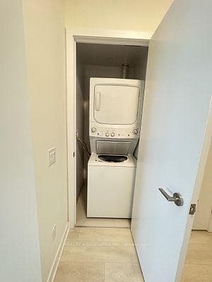 2221 Yonge Street Unit 3104 photo 12