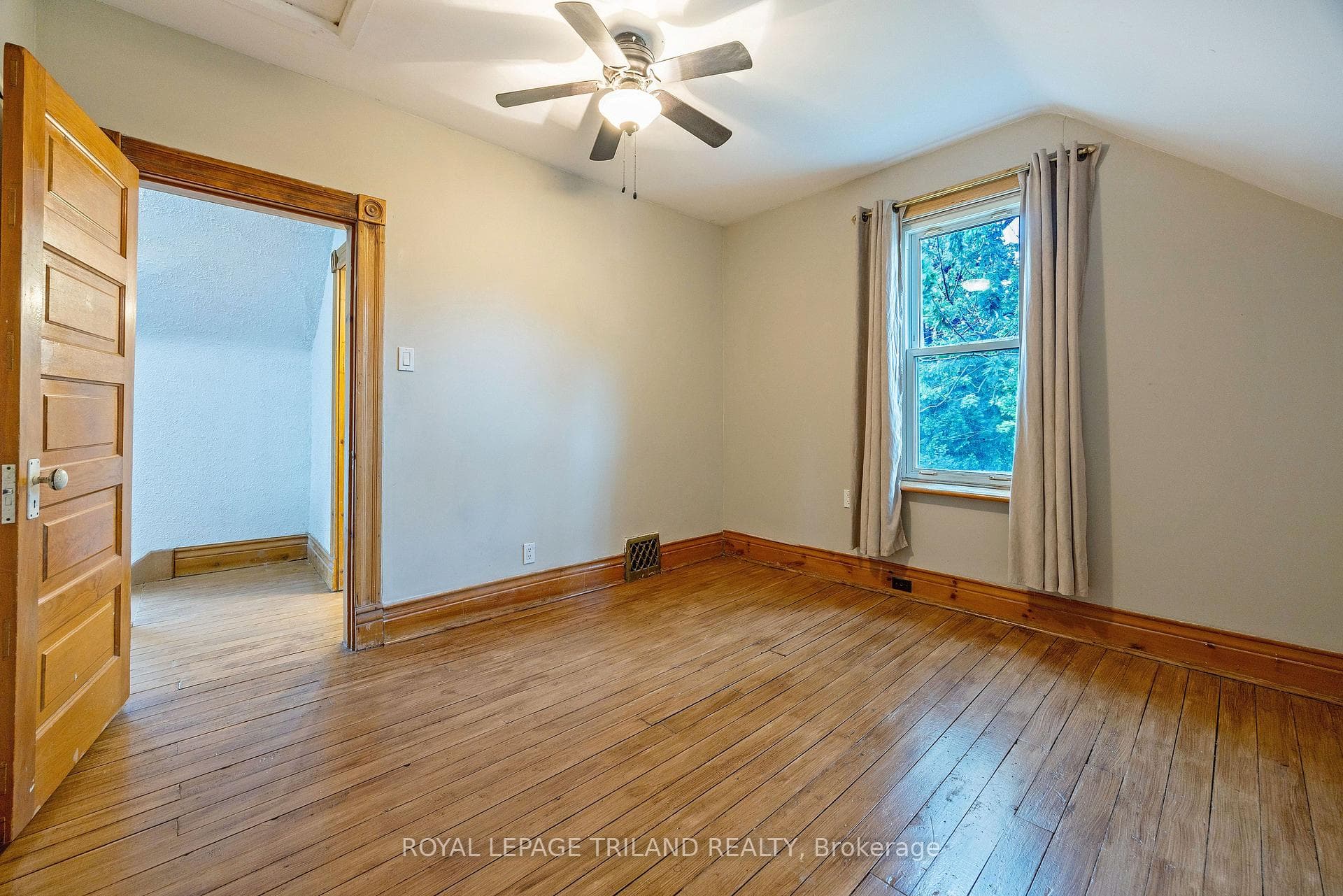 1241 King Street photo 24