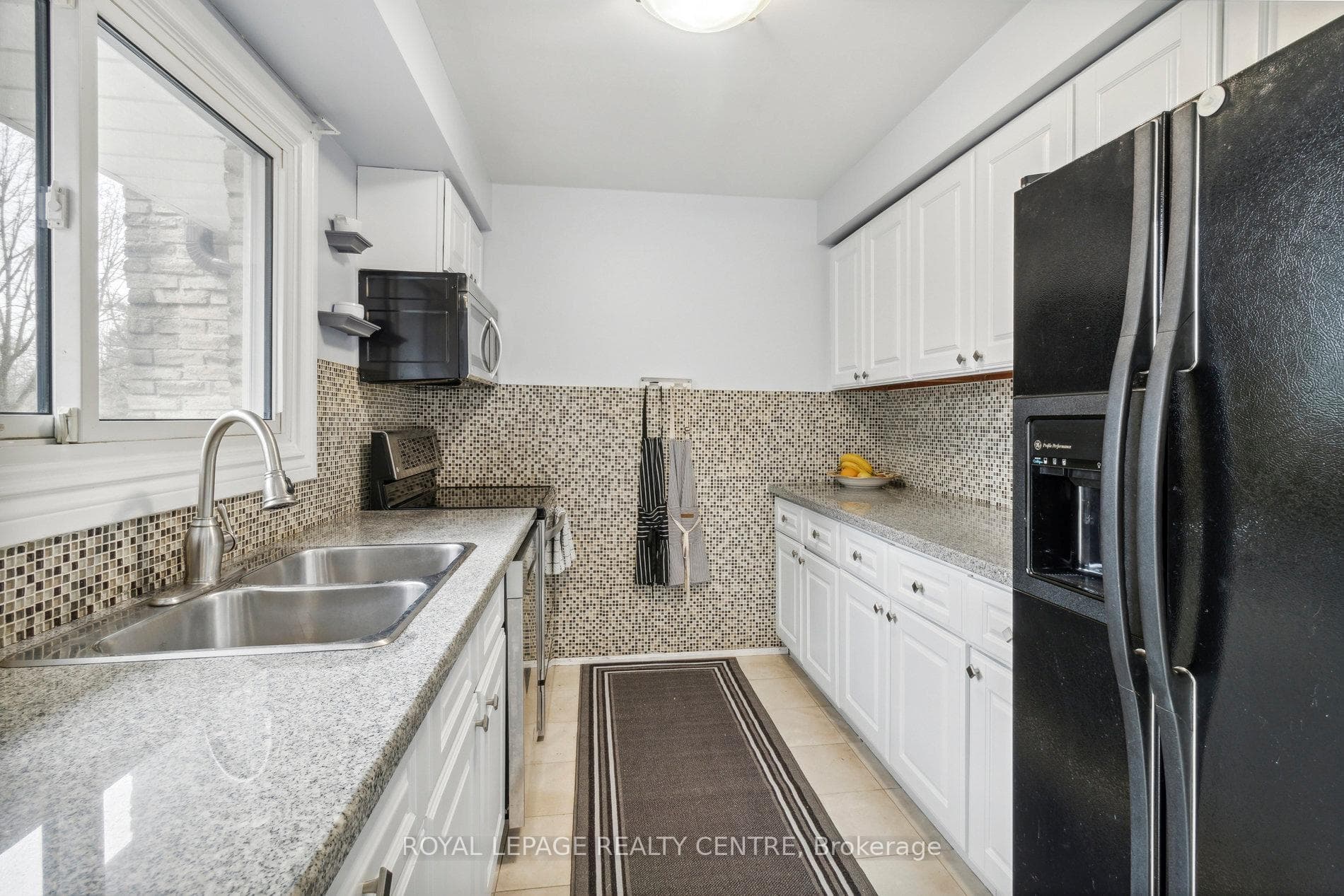 915 Inverhouse Drive Unit 82 photo 9