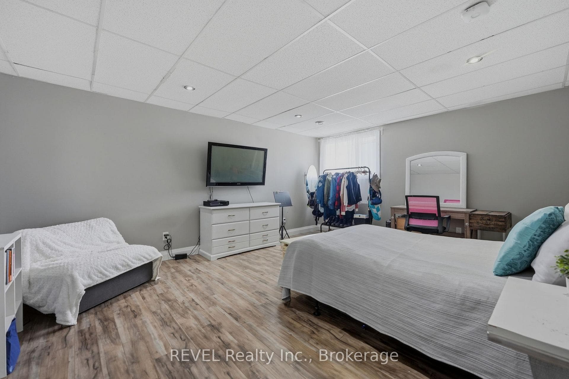 221 Farr Street photo 34