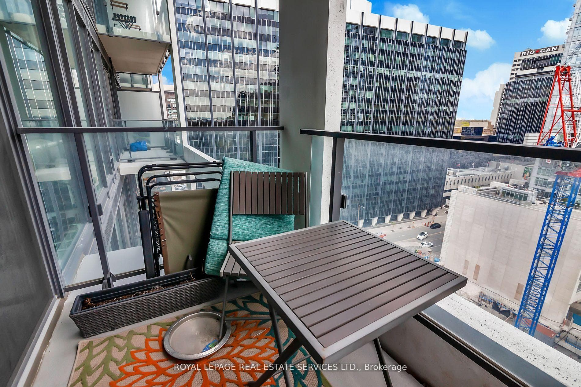 5 Soudan Avenue Unit 1606 photo 20