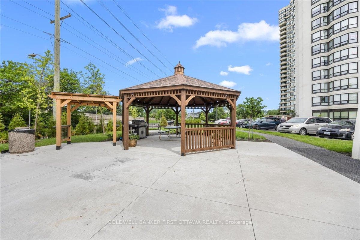 1510 Riverside Drive Unit 606 photo 31