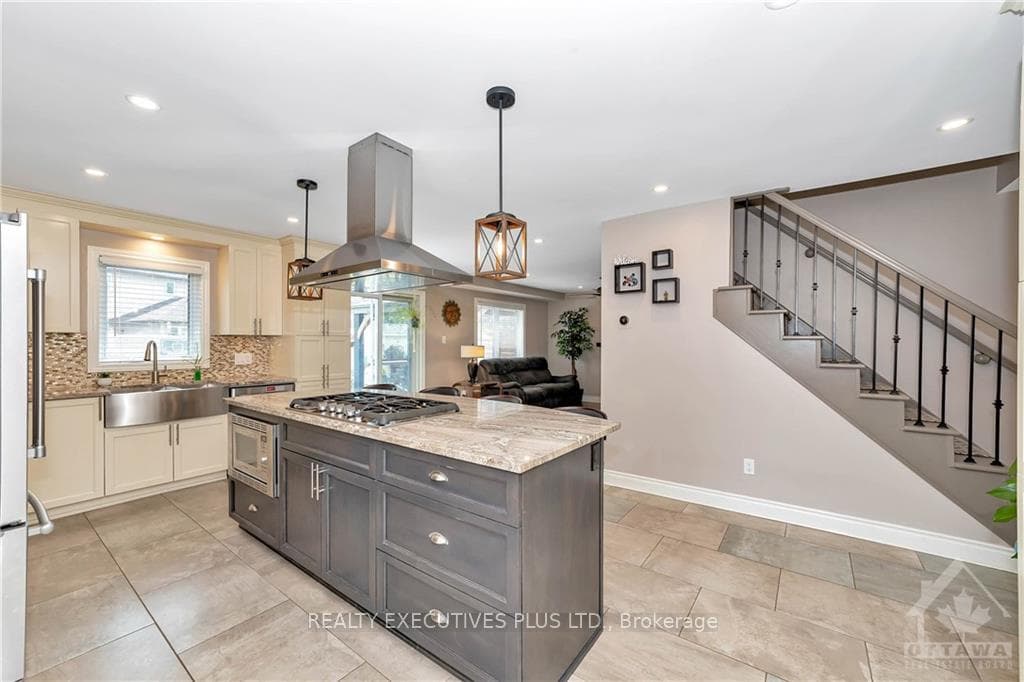 1736 CAMINITI Crescent photo 9