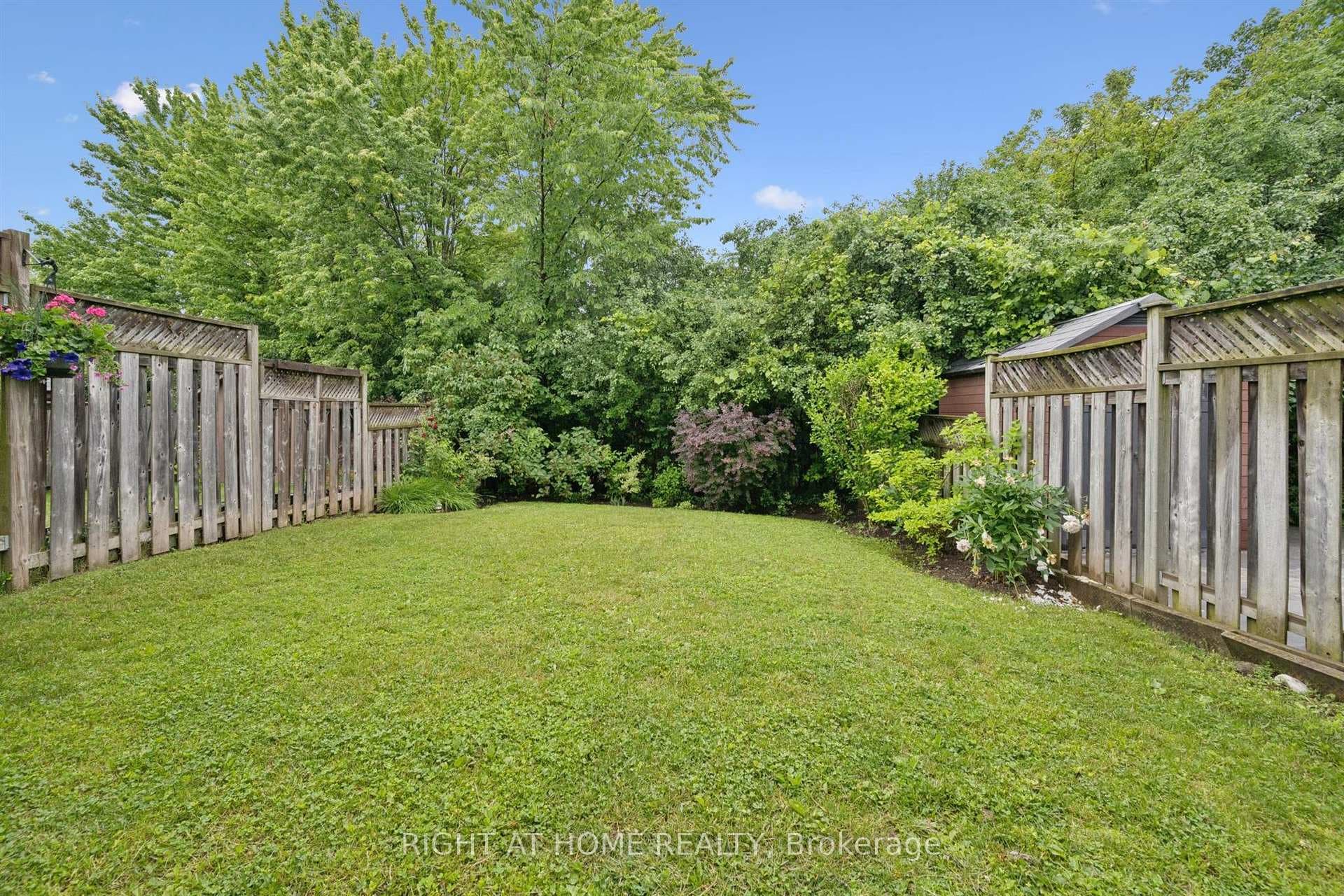 Rear neighbour is a peaceful ravine