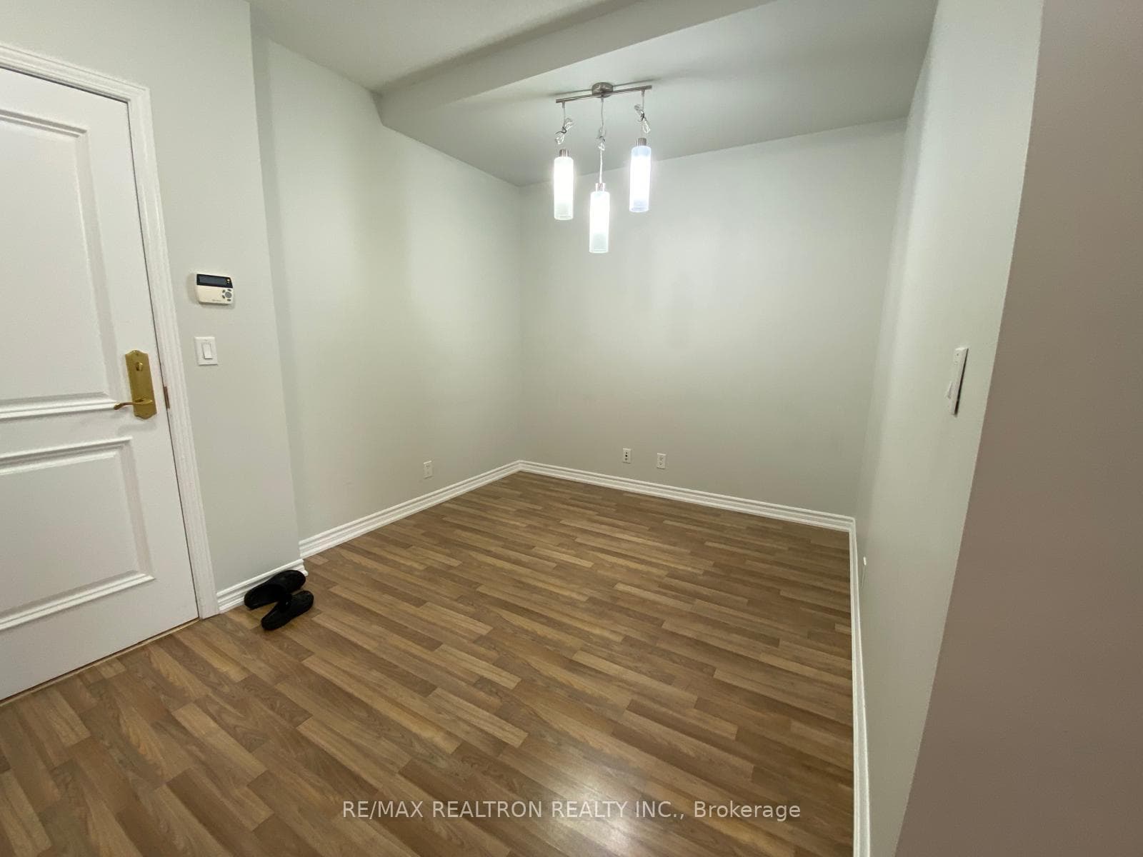 9225 Jane Street Unit 1606 photo 8