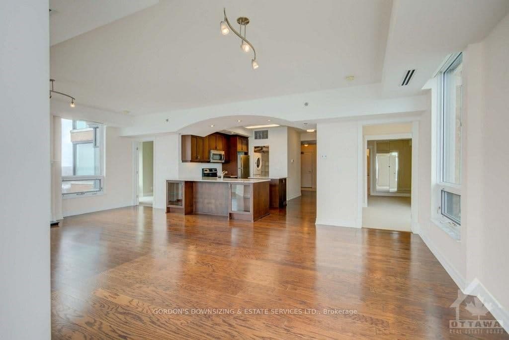 15 ST ANDREW Street Unit 1501 photo 7