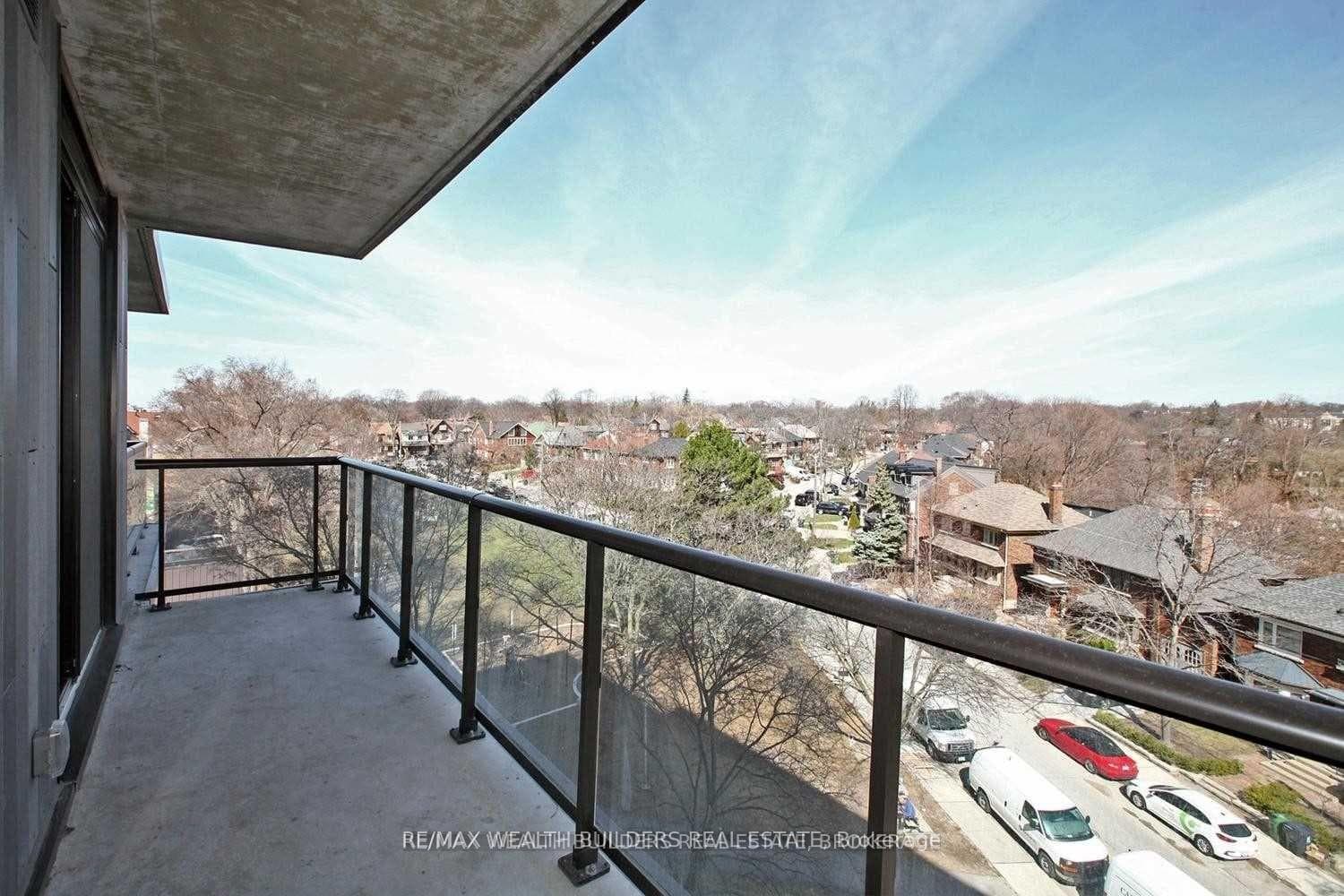 2118 Bloor Street Unit 511 photo 2