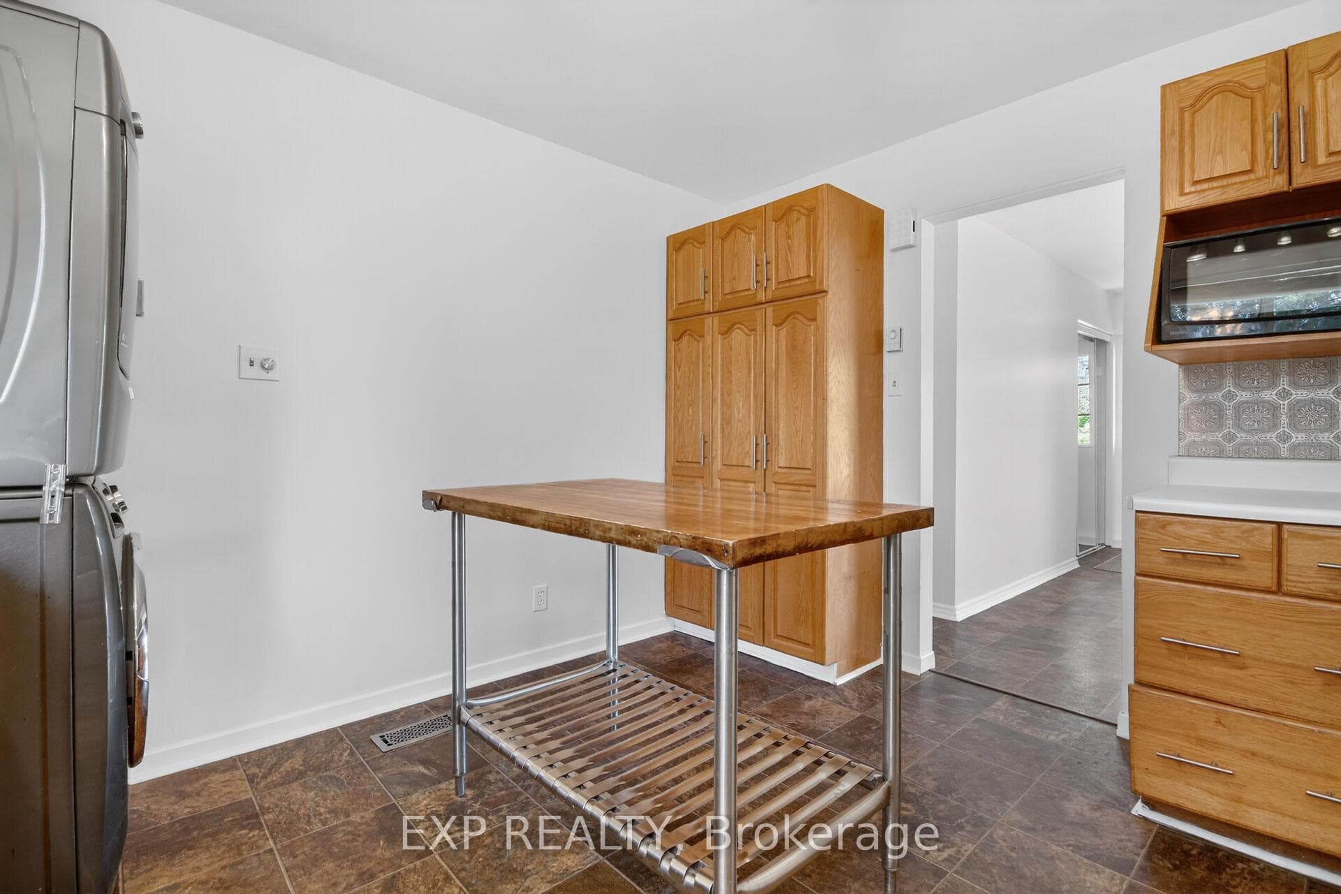 338 William Street photo 13