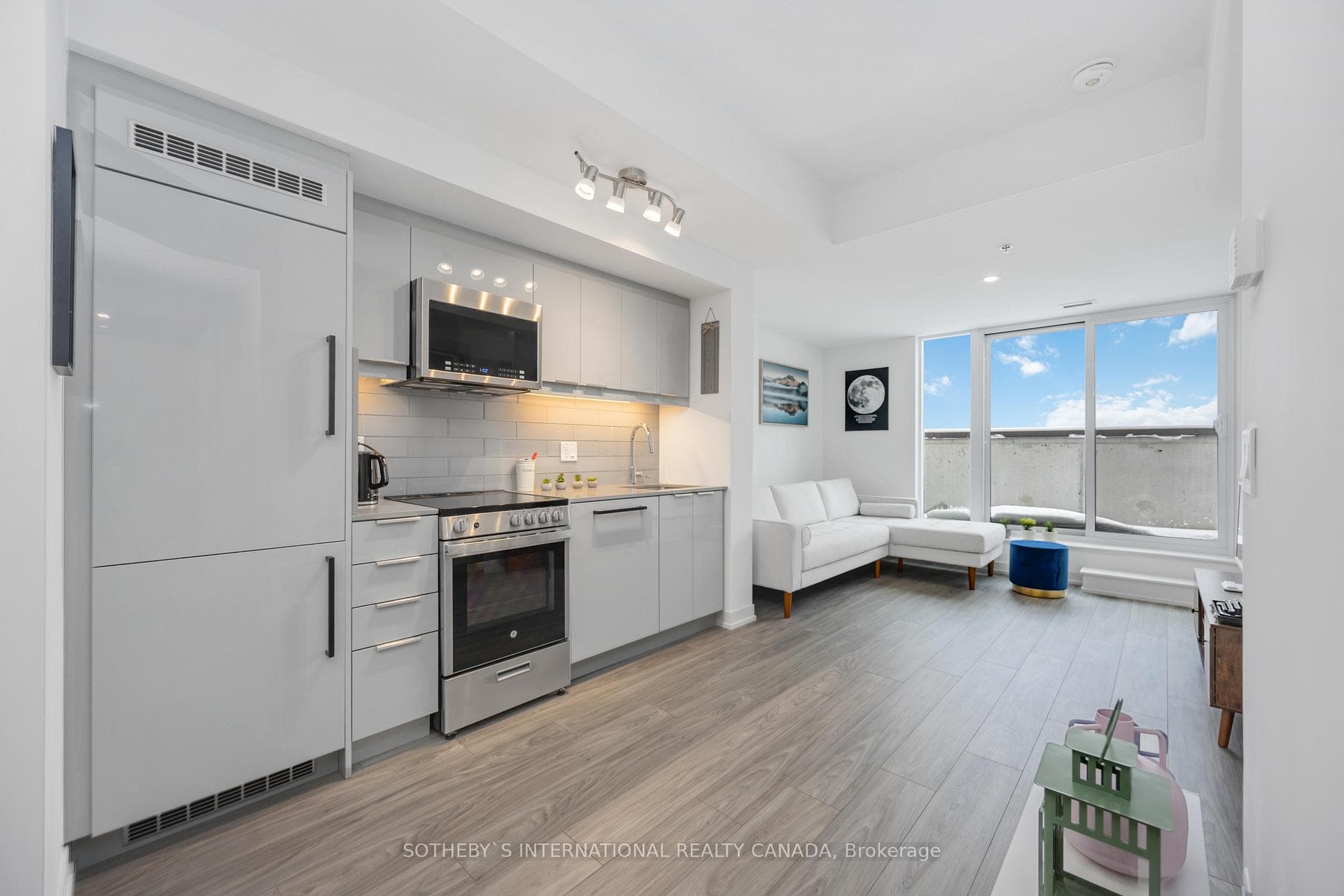 90 Glen Everest Road Unit 709 photo 3