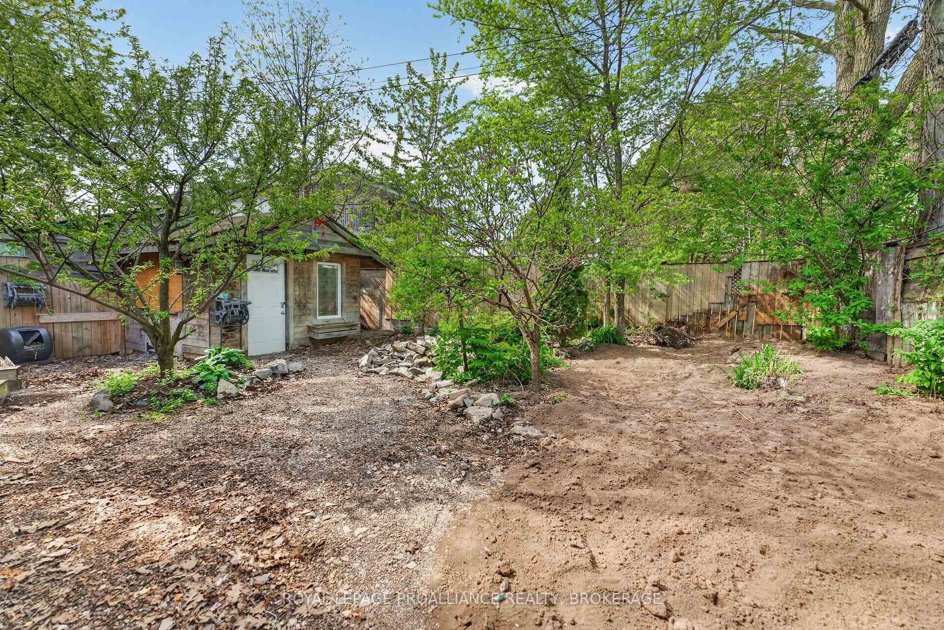 169 Carruthers Avenue photo 46