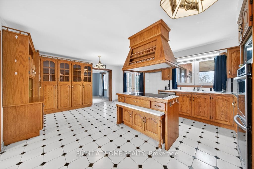 1055 Golf Club Road photo 12
