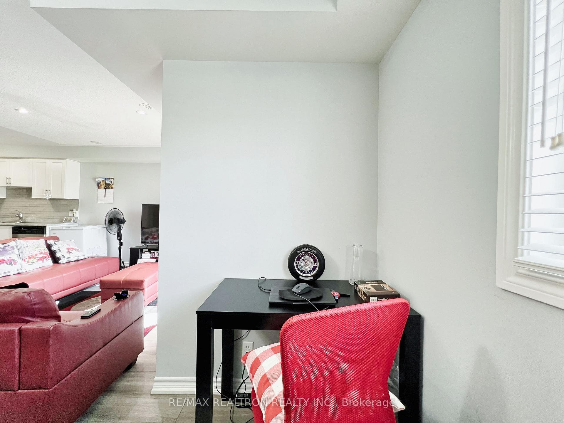 77 Far North Court photo 25