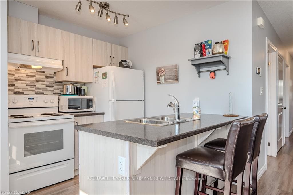 7 Cityview Drive Unit 205 photo 14