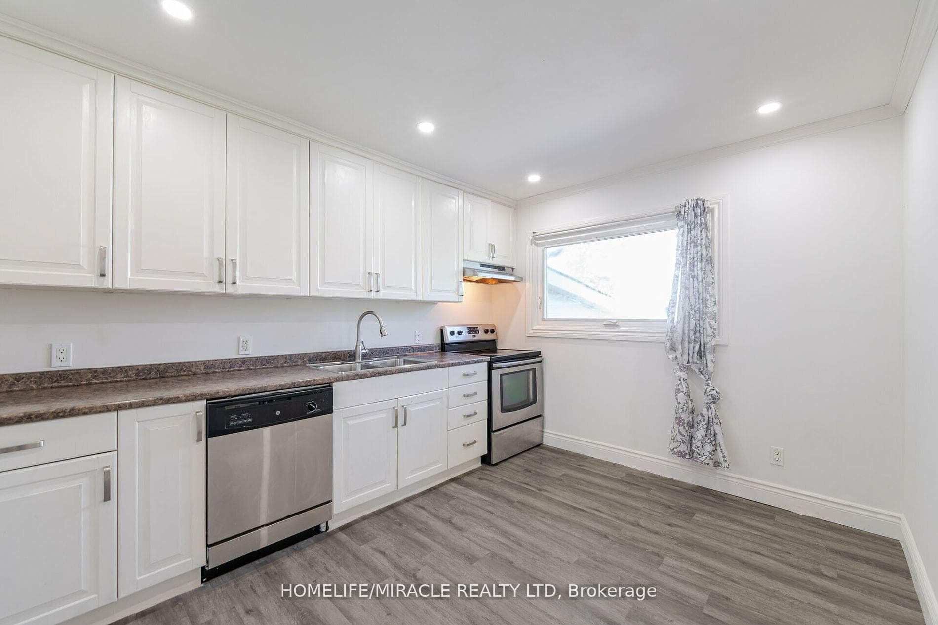 166 Fennell Avenue photo 8
