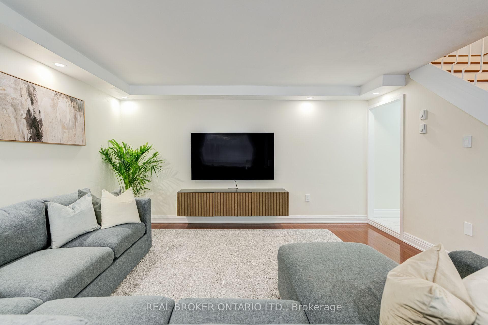 130 Ling Road Unit 62 photo 4