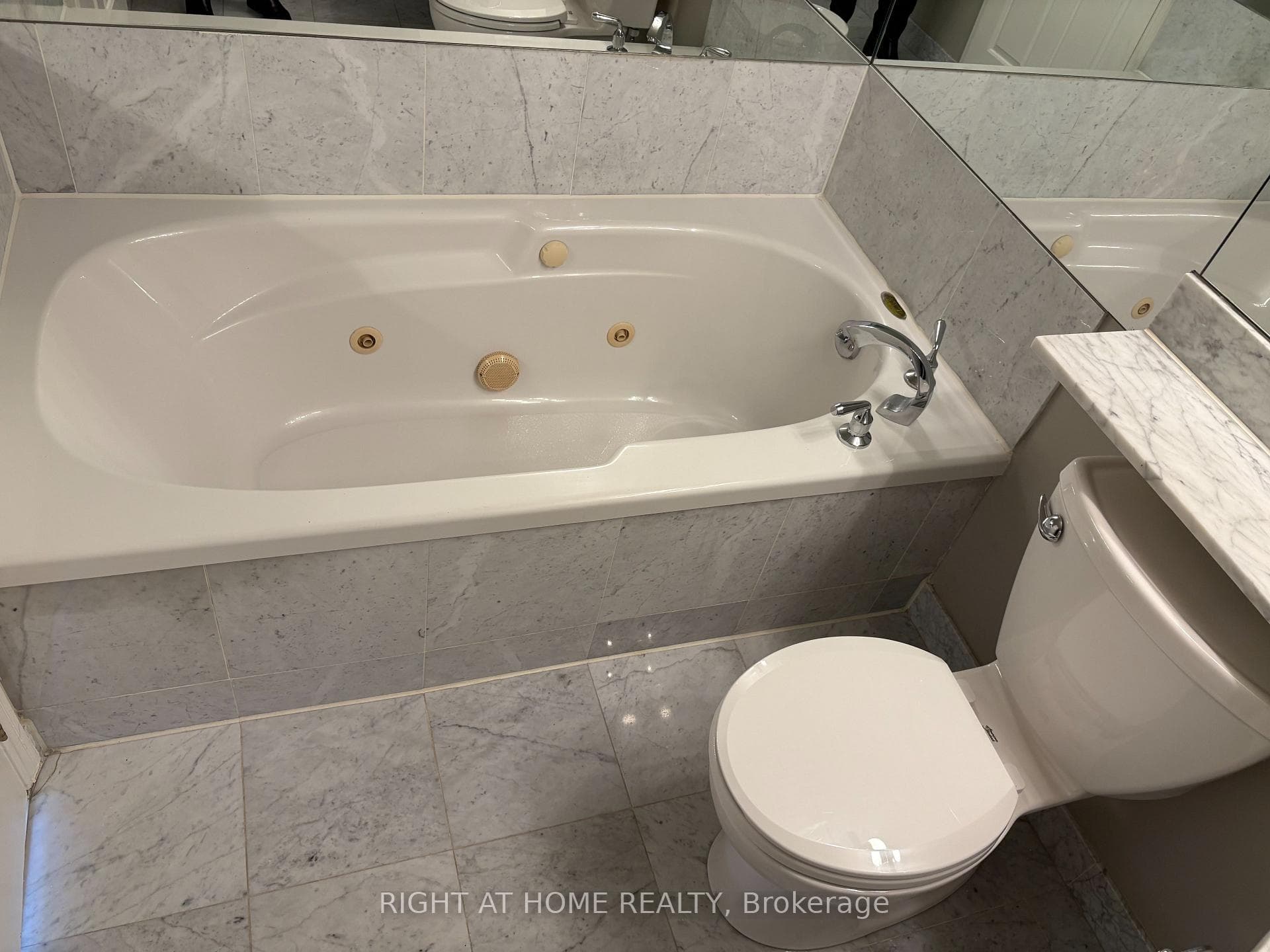 2285 Lake Shore Boulevard Unit 2214 photo 17