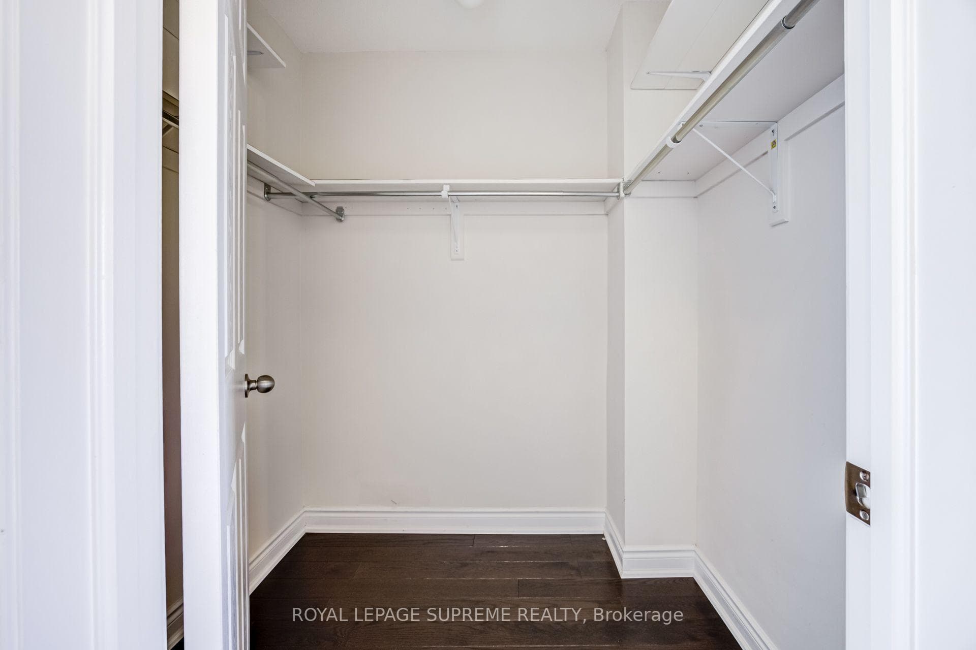19B Hobden Place photo 24