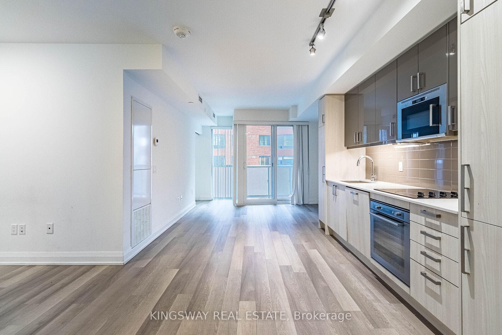 77 Mutual Street Unit 710 photo 11