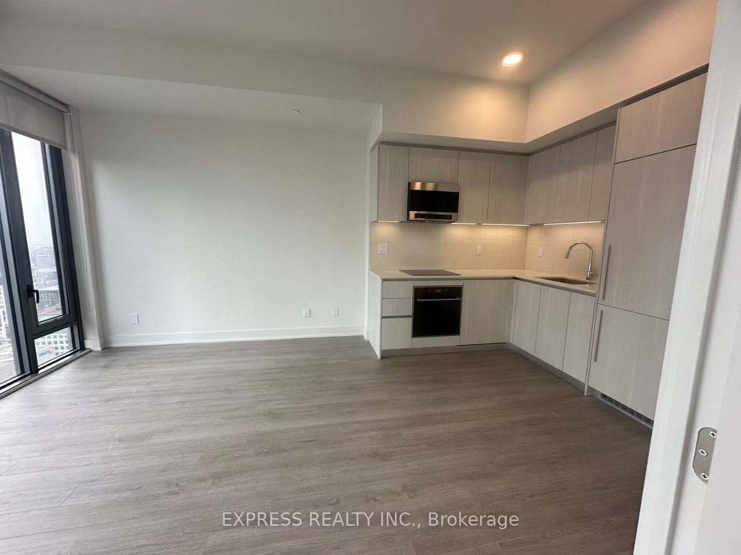 8 Cumberland Street Unit 4305 photo 7