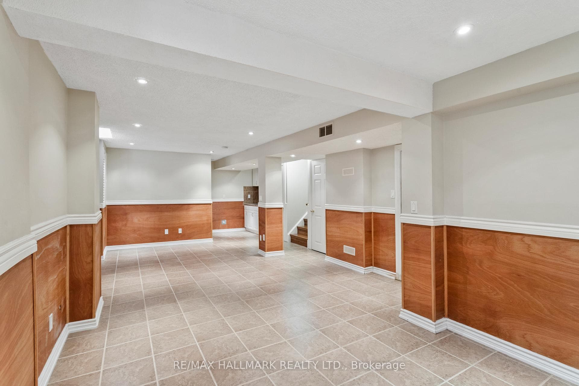 6 Woodhaven Crescent photo 35
