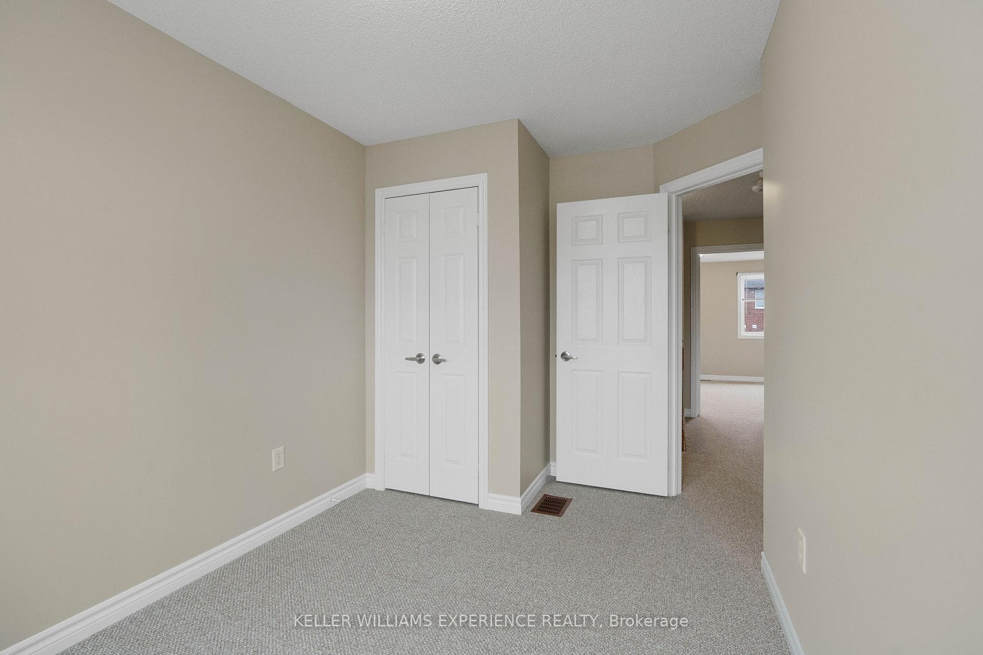 33 Arch Brown Court photo 26