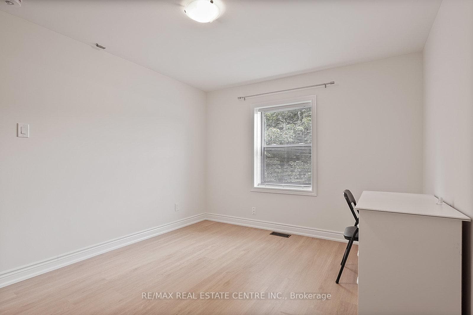 482 Rhodes Avenue photo 27