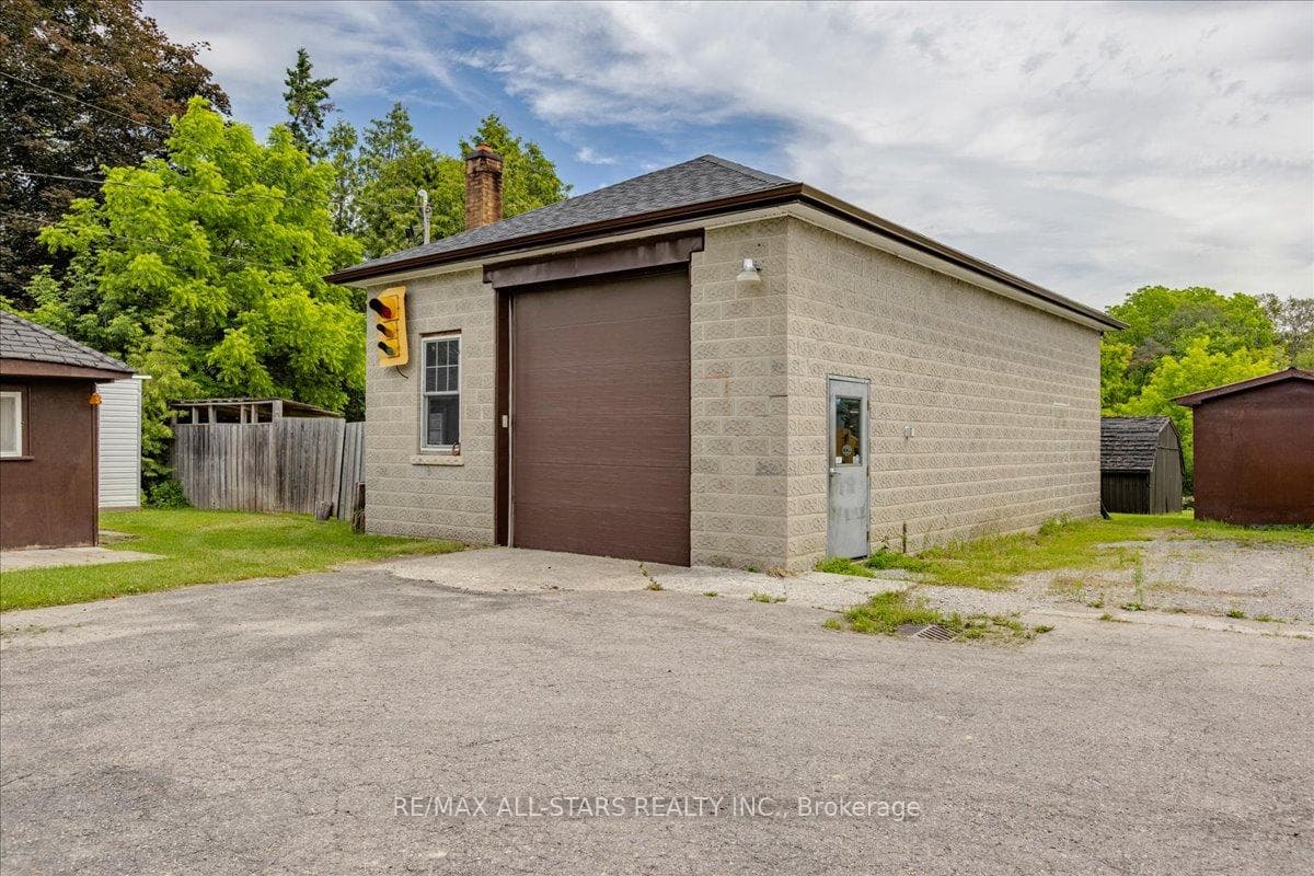 562 Catering Road photo 25