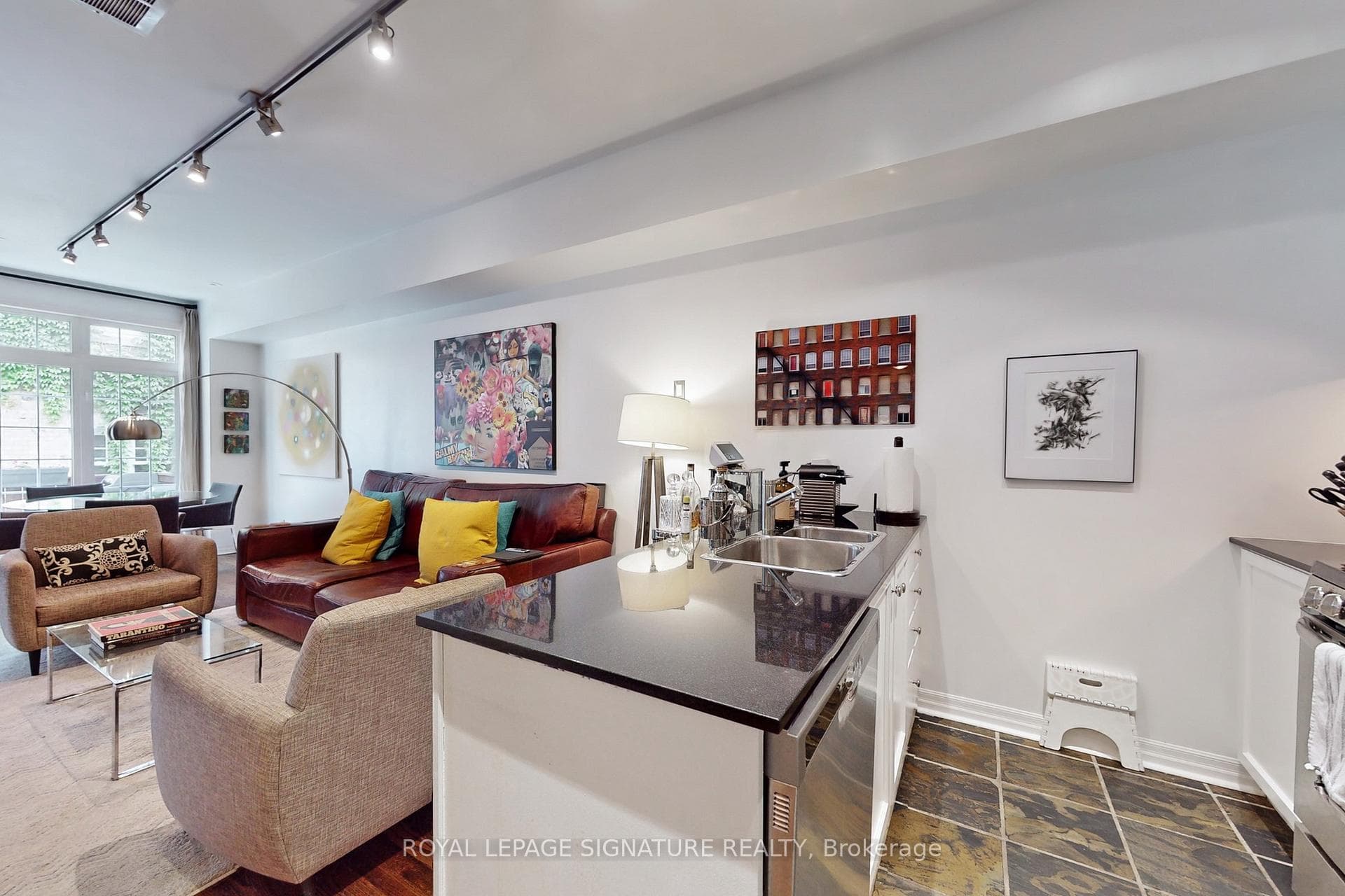 6 Wellesley Place Unit 42 photo 5