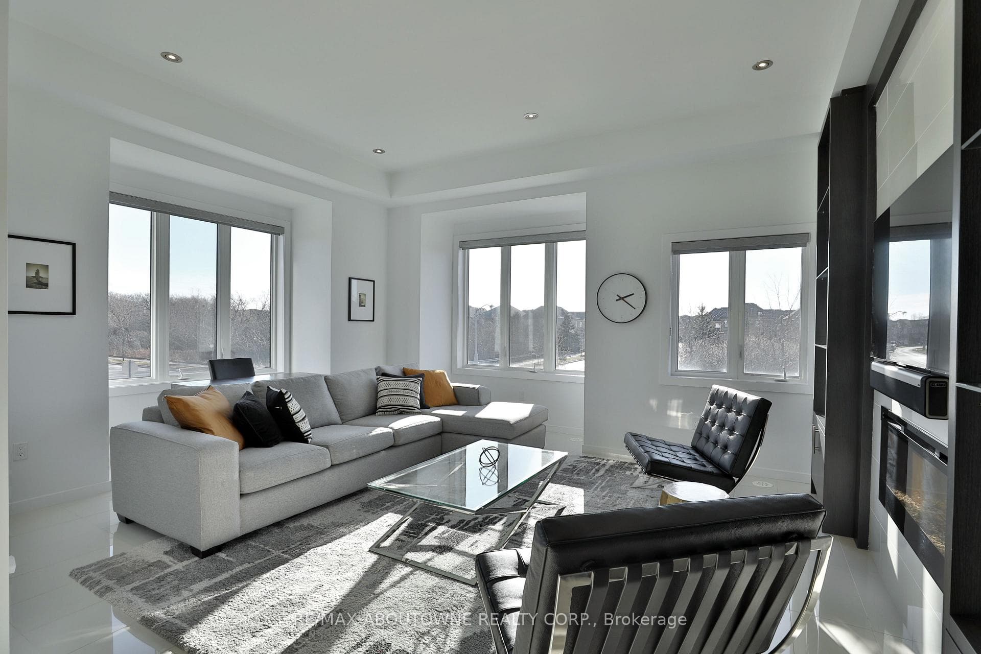 220 VELLWOOD Common photo 4