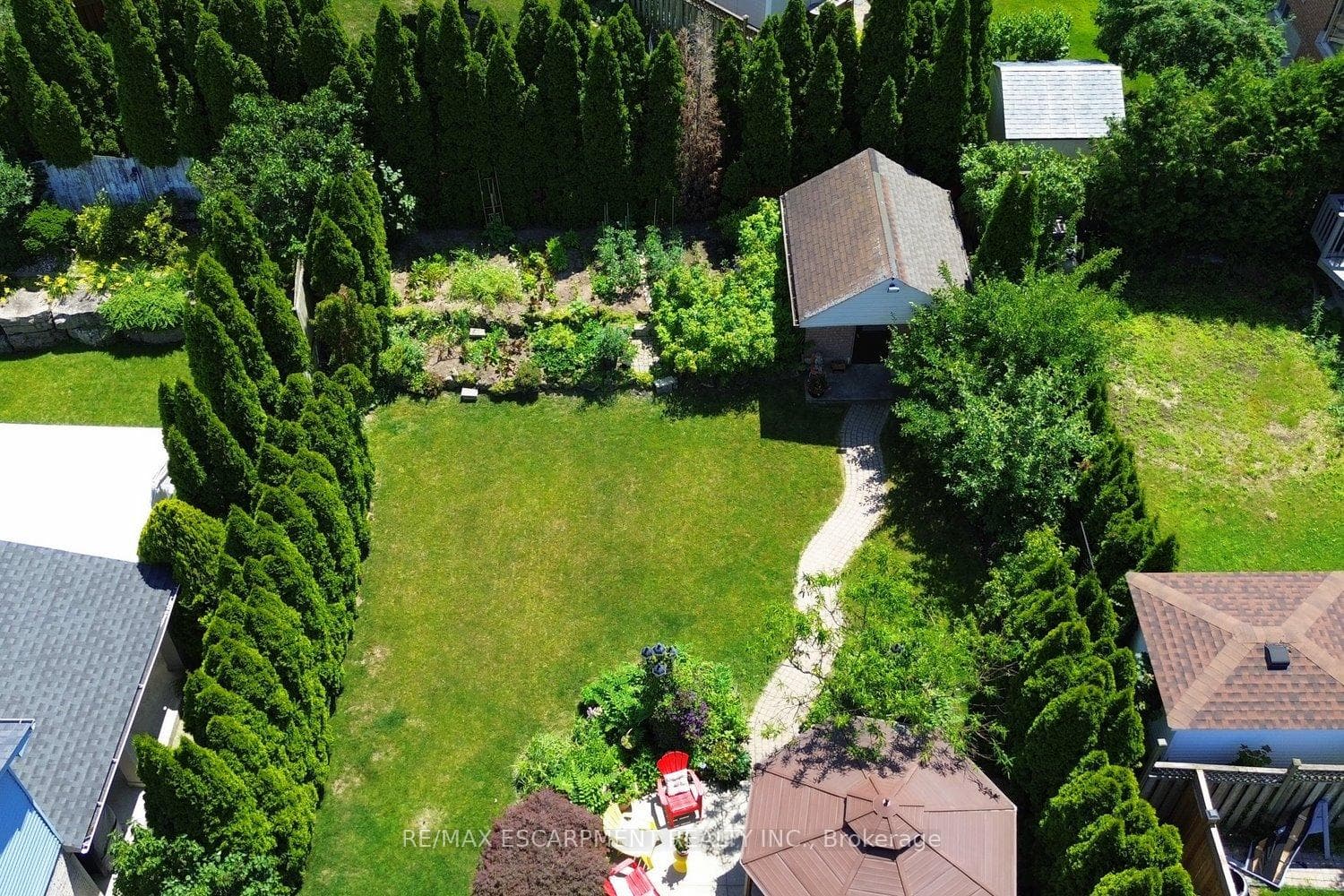 51 Ellen Avenue photo 38