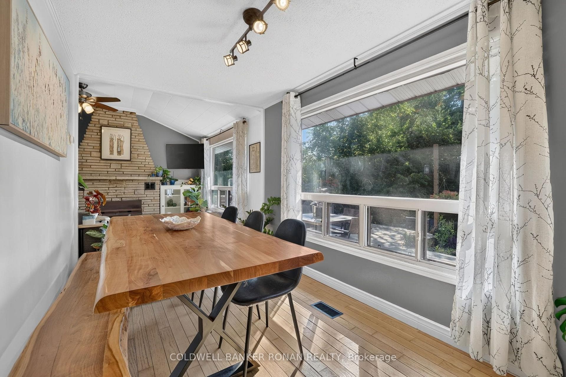 16 Dean Road photo 13
