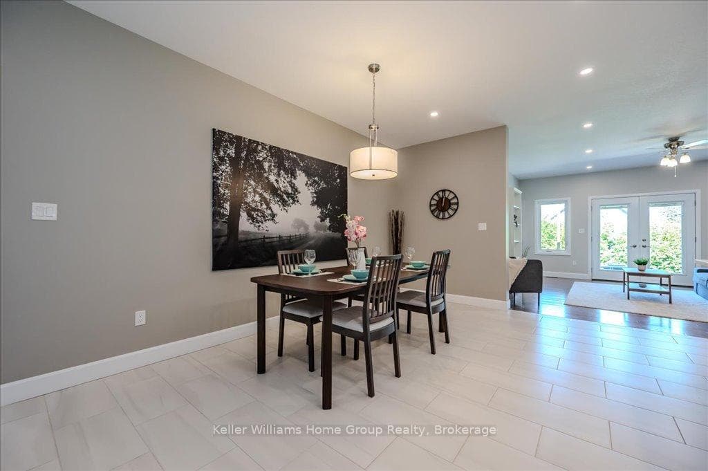 479 St George Street photo 12