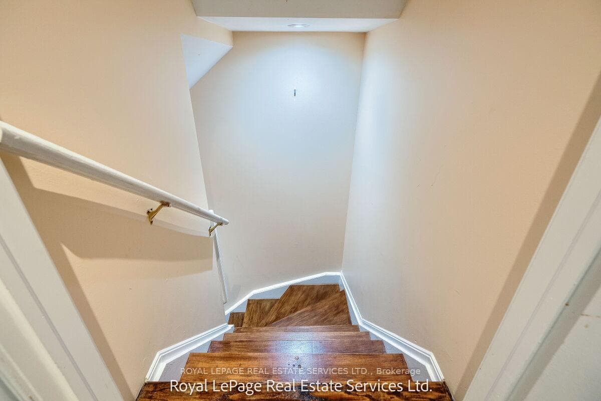 5543 Doctor Peddle Crescent photo 31