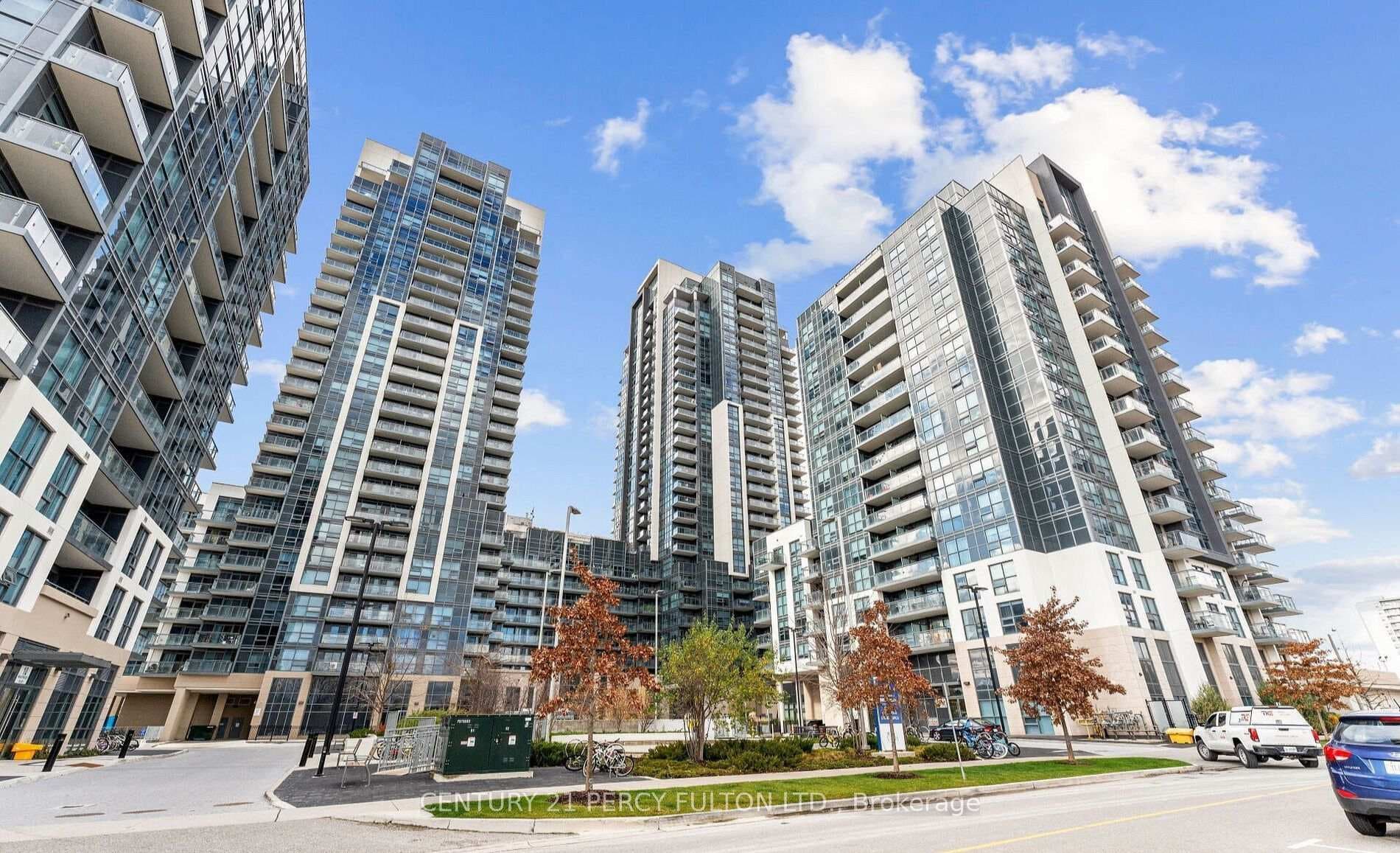30 Meadowglen Place Unit 1003 photo 1