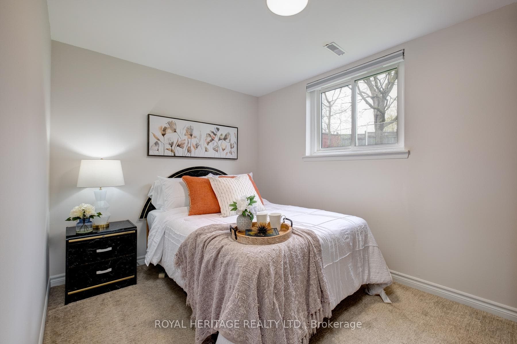 380 Burnley Court photo 23