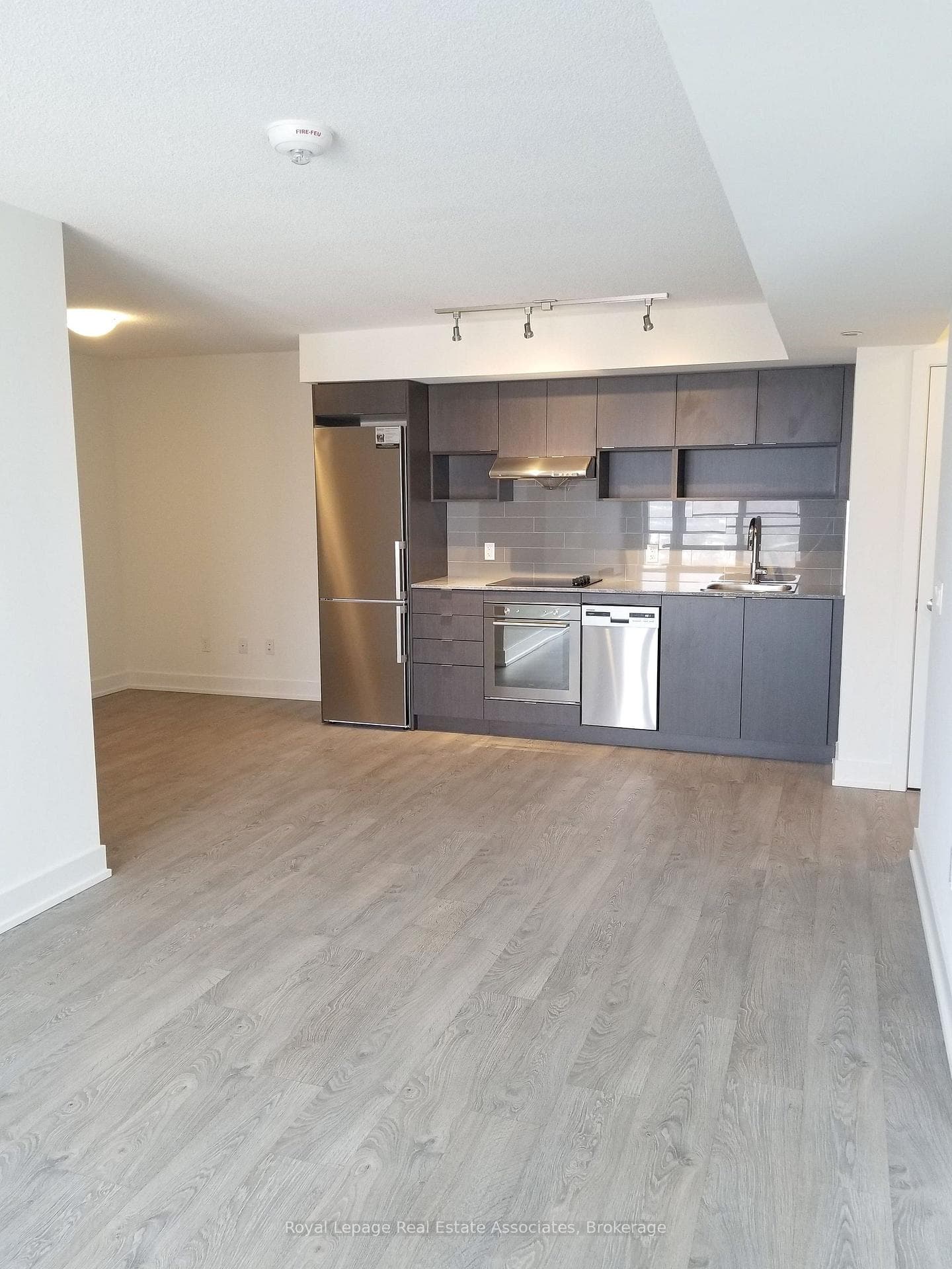 7 Mabelle Avenue Unit 1506 photo 3