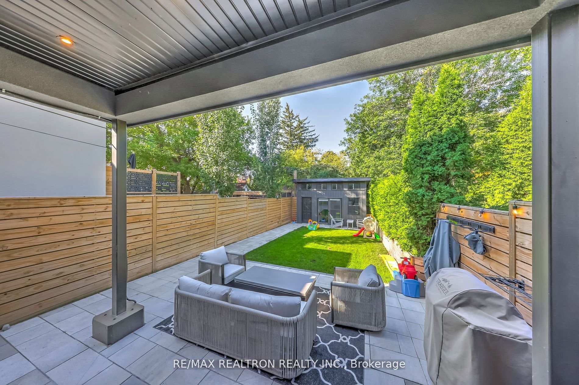 148 Atlas Avenue photo 24
