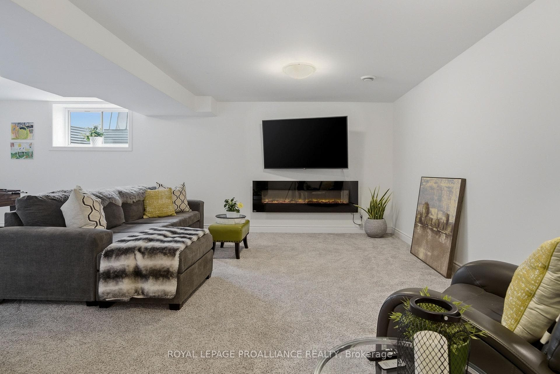 100 Dewal Place photo 22