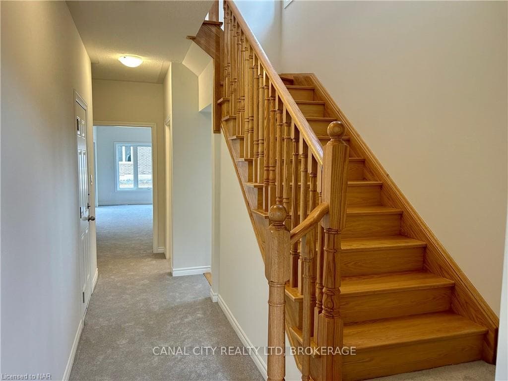 121 BAKER Street photo 2