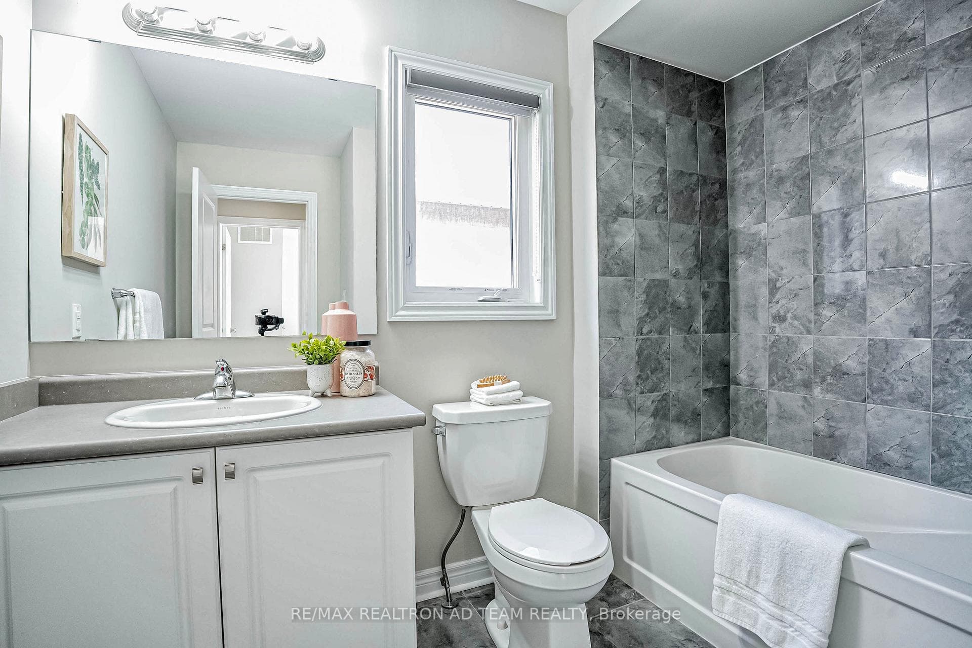 1102 Cactus Crescent photo 29