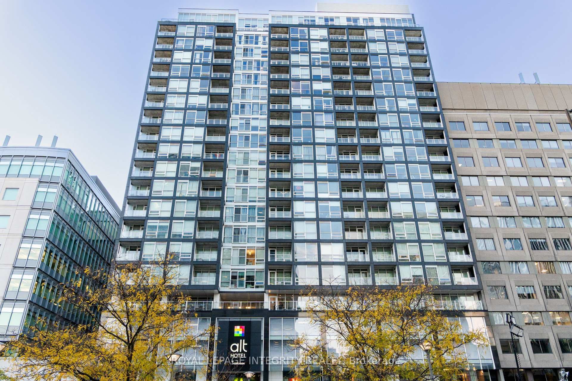 199 Slater Street Unit 1707 photo 1