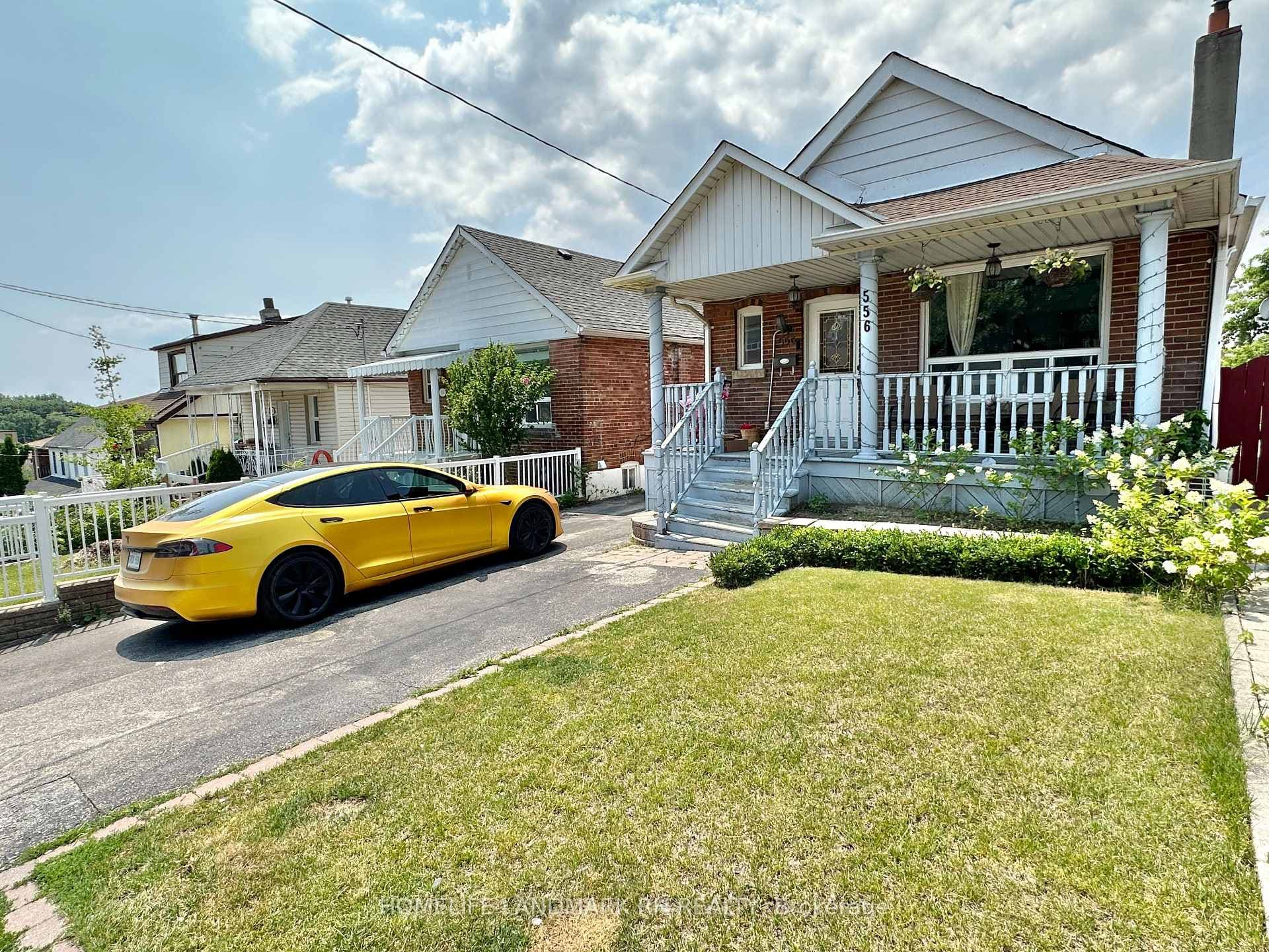556 Caledonia Road photo 1