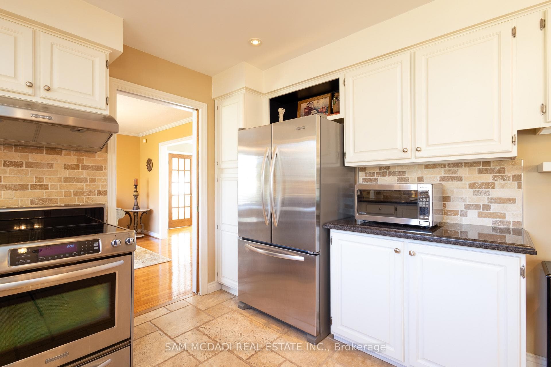 8 Huttonville Drive photo 24