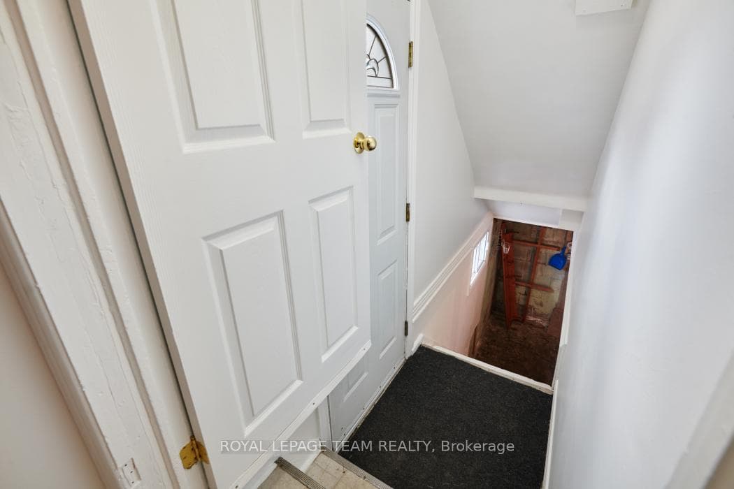 1104 Apolydor Avenue photo 28