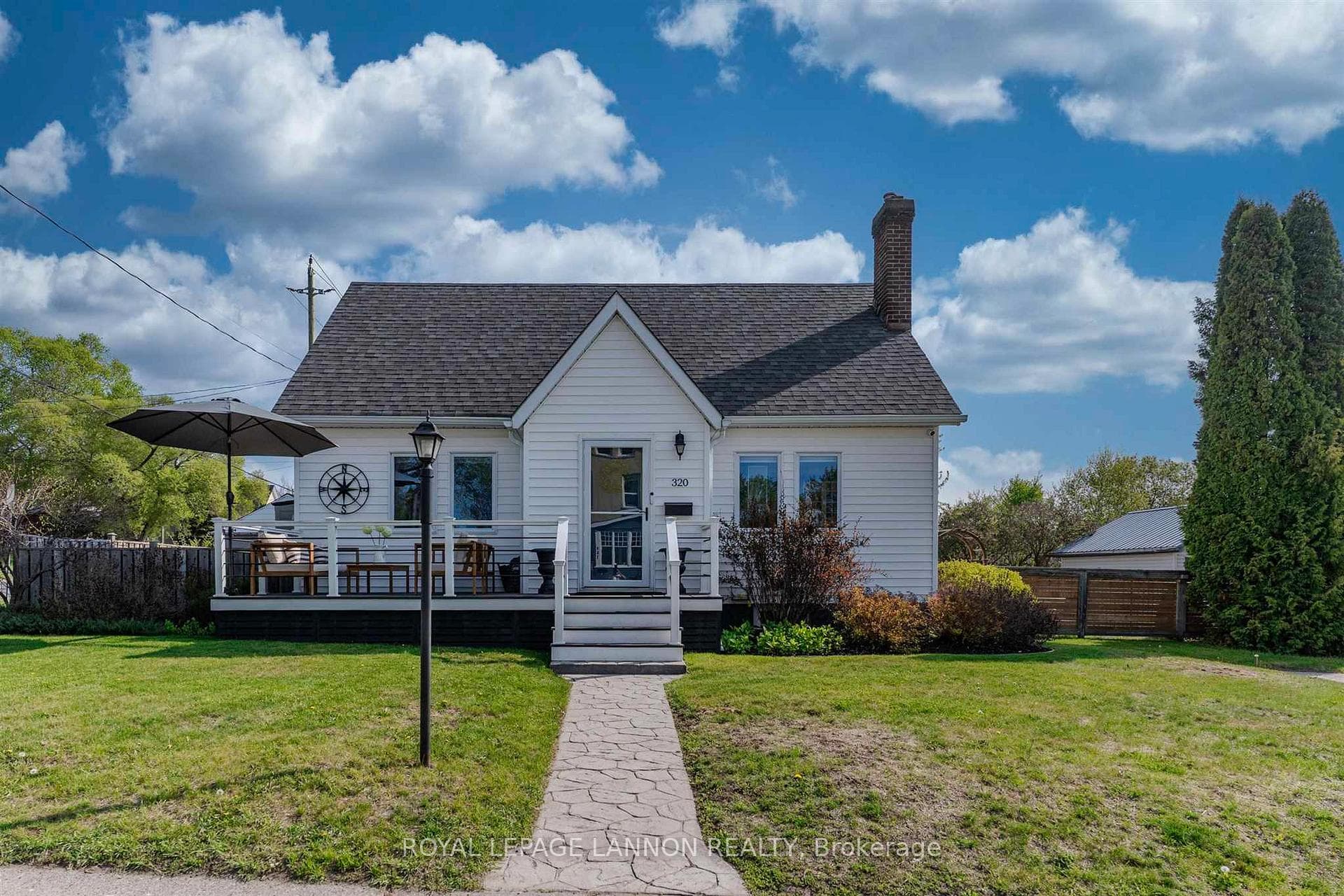 320 Wolseley Street photo 1
