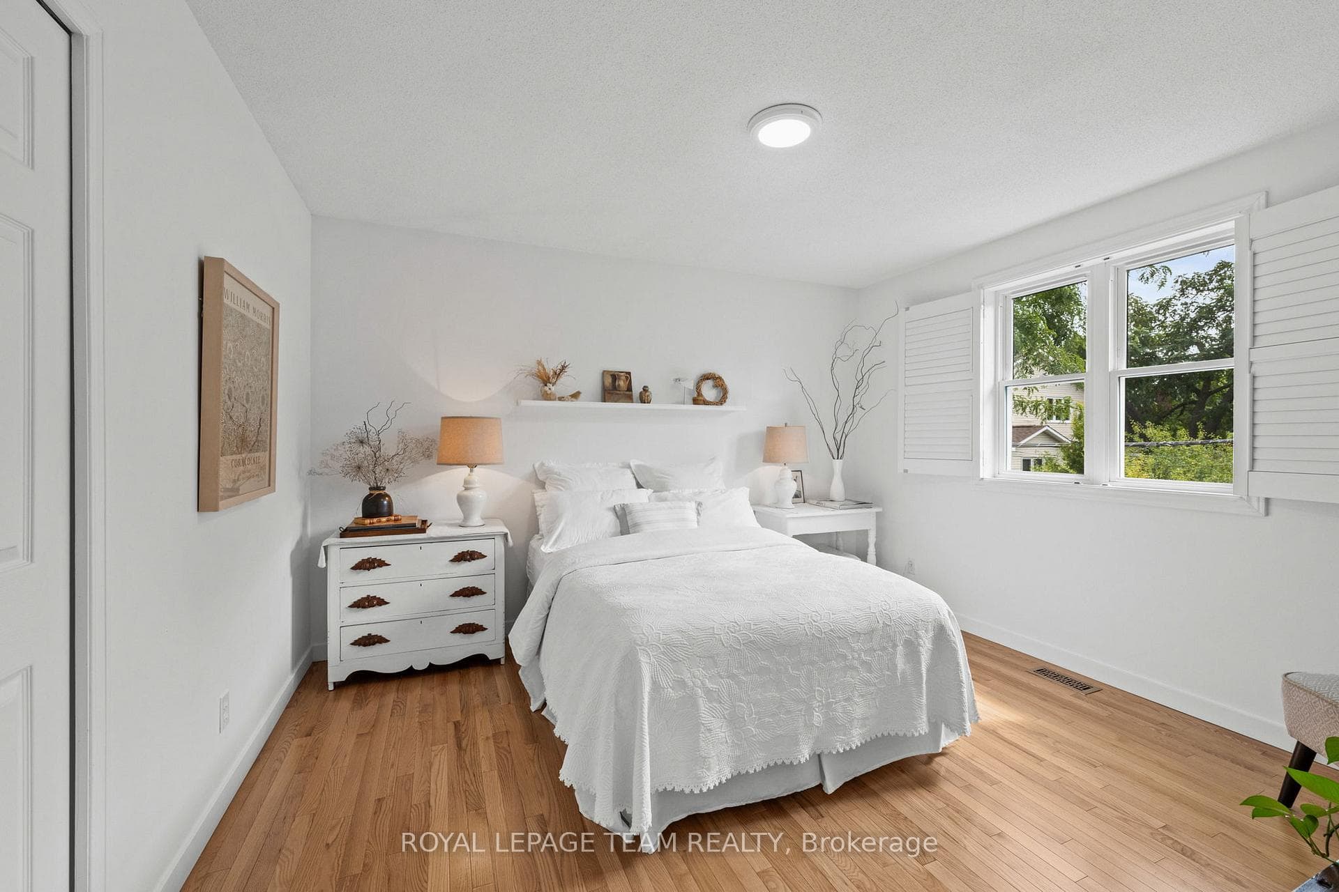 364 Avondale Avenue photo 24