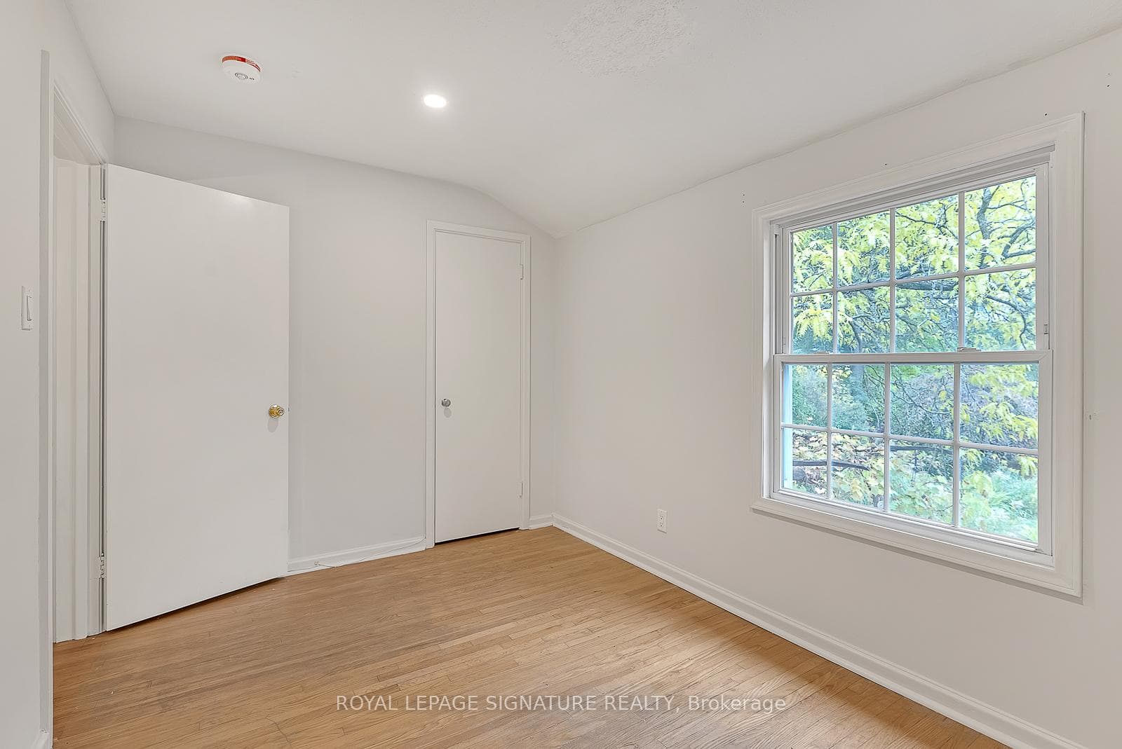 75 Lord Seaton Road photo 36
