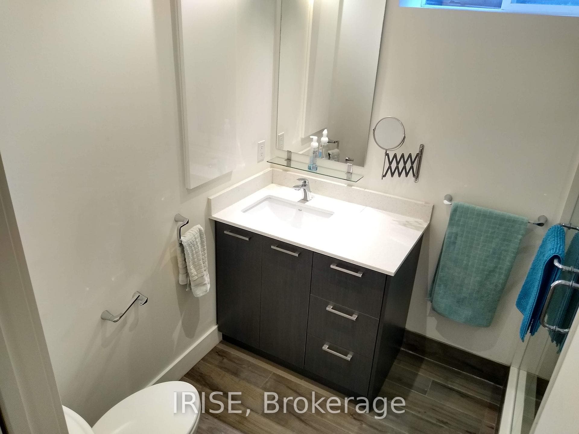 11 Donmore Avenue Unit Lower photo 7